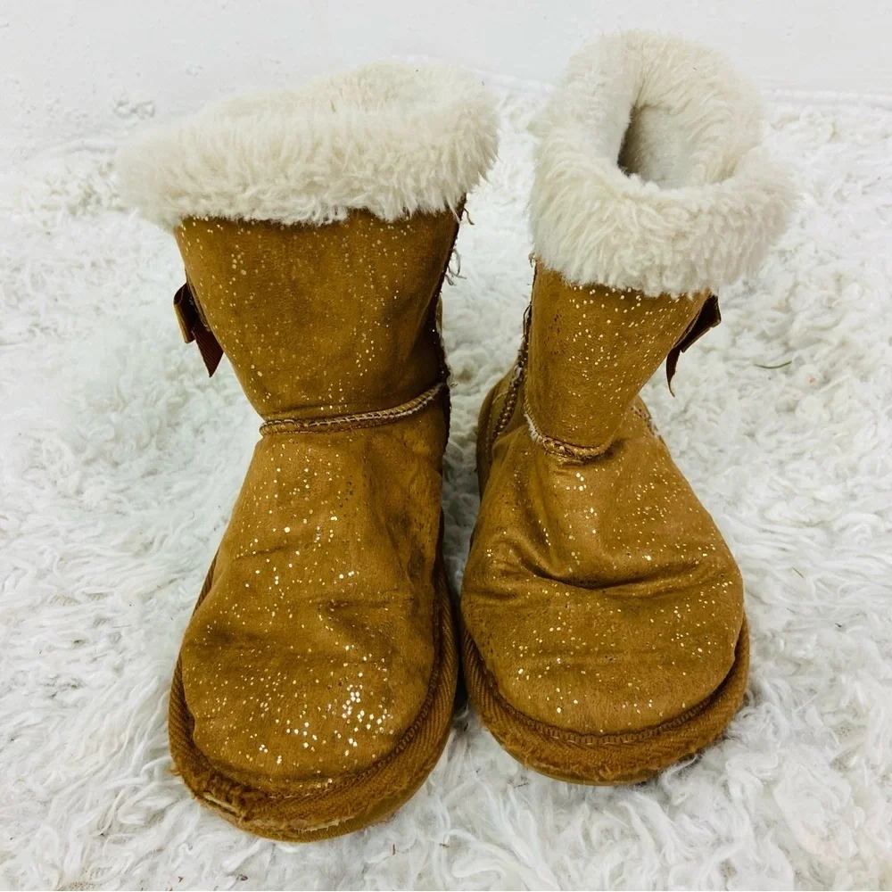 UNBRANDED Cozy Tan Kids glitter sparkly Boots with Bow Accent size 11 / 12